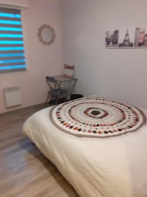 chambre moderne en campagne - Housity