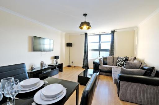 OrangeApartments Riverside Drive,5 Minutes from City Centre - Housity