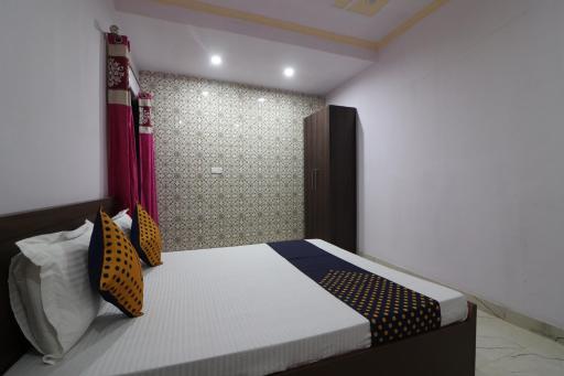 Red rose hotel - Housity
