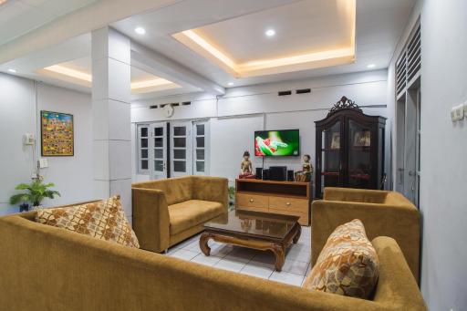 Ndalem Sarengat - Housity