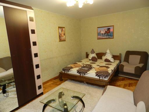 1-room Apartment on Poshtova Street 169, by GrandHome - Housity