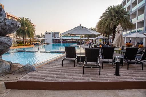 GB710 Grand Blue Beach Condo maephimholiday - Housity