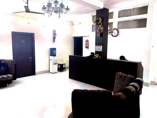 Lake Town Guest House - Housity