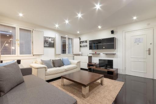 Bilbao Old Town II by Aston Rentals - Housity