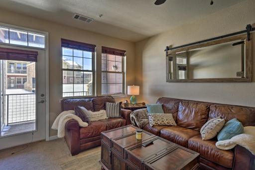 Granby Getaway Cozy Condo Only 2 Mi to Ski Slopes - Housity