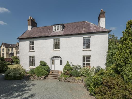 The Old Schoolhouse and Cottage - Housity