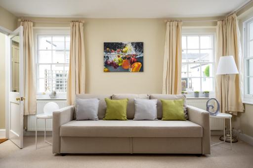 Gorgeous Home - Cheltenham With Parking - Housity