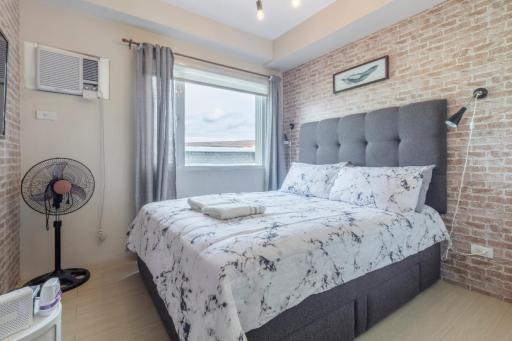 1BR Interiored Condo with WiFi, Netflix, Hot Shower - The Hive Residences - Housity