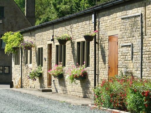 Lakeside Cottage - Housity