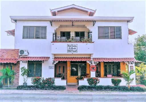 Hostel Kimmell / Hostal Familiar La Casita De Los Kimmell - Housity
