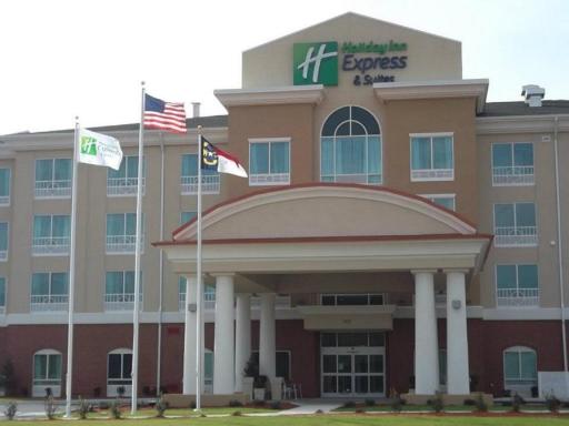Holiday Inn Express & Suites - Smithfield/Selma by IHG - Housity