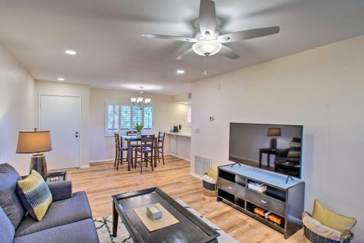 Modern Paradise Valley Condo with Golf Course View! - Housity