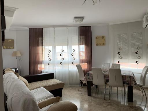 Bonito alojamiento junto a la plaza de toros con garage - Housity