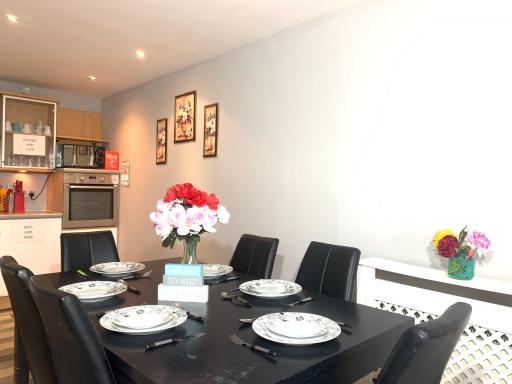 Edinburgh Constitution Apartments - Housity