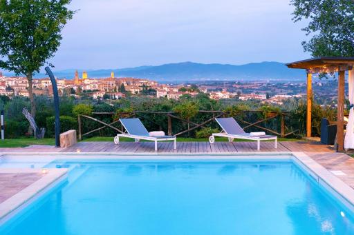 LUXURY VILLA SALTWATER POOL 35min FROM CORTONA - Housity
