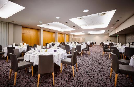 Stirling Court Hotel - Housity