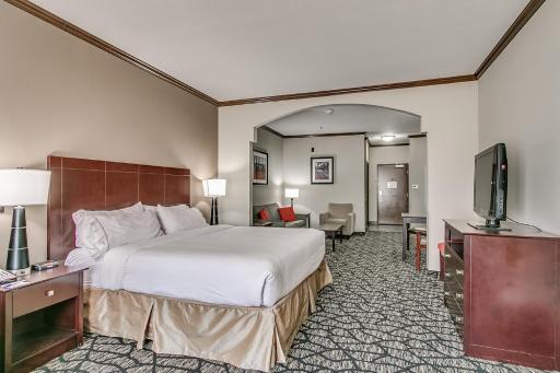 Holiday Inn Express and Suites Lubbock South, an IHG Hotel - Housity