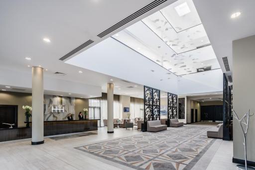 Heston Hyde Hotel - Housity