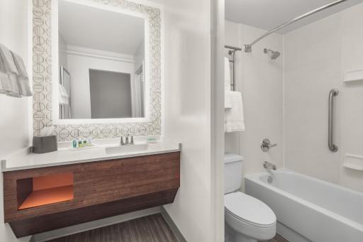 Holiday Inn Charleston-Riverview, an IHG Hotel - Housity
