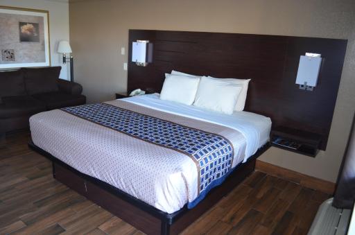 Hill Country Inn - Housity