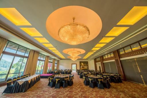 Earl's Regent Hotel - Housity