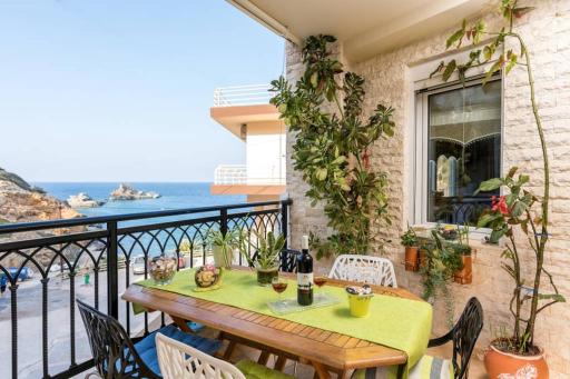 Mary's House Sea View 15meters from the beach - Housity