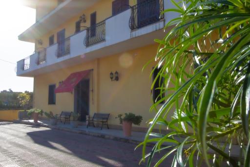 Hotel Merlino - Housity