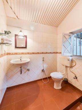 SaffronStays Parsi Manor, Matheran - Housity