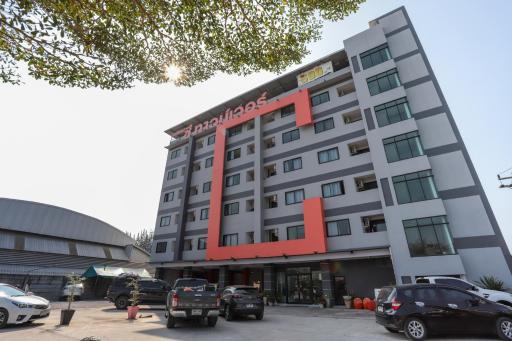 C Tower Hotel - Housity