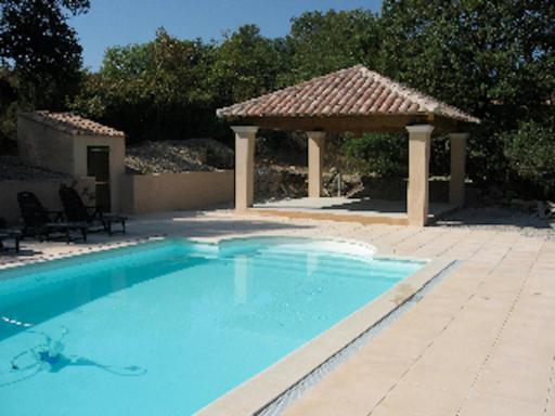 The Reading Nook - Ideally located Provence home with private pool on 1 acre - Housity