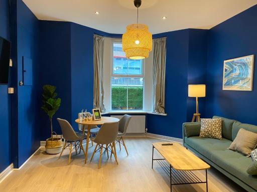 Aaron Wise - 17 Fitzhamon Apartments - Housity