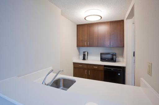 Holiday Inn Express Roseville-St. Paul, an IHG Hotel - Housity