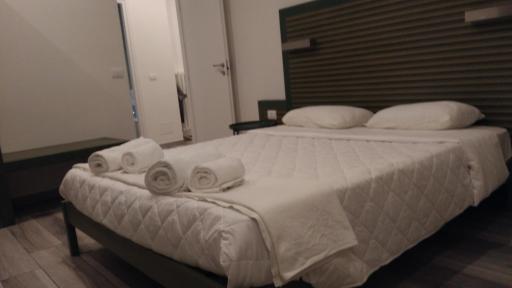 Suite White - Housity