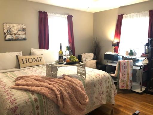 Corporate B&B DTN Mall Hospitals-Kitchen-Pets OK - Housity