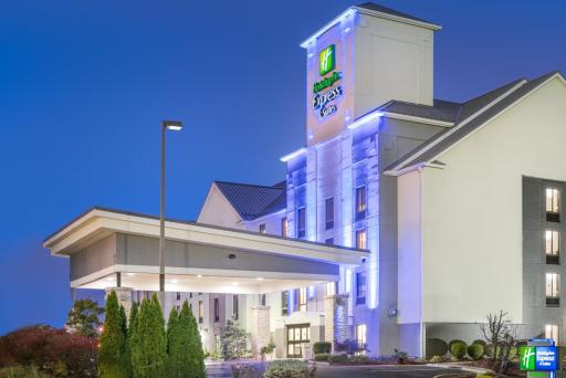 Holiday Inn Express Hotel & Suites Louisville East by IHG - Housity