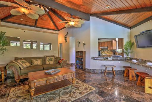 Kailua-Kona Home with Tiki Bar - Walk to Beach! - Housity