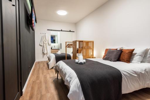New Pearl of Scheveningen Black Swan beach a Family loft The Hague 180A - Housity