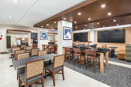 Holiday Inn Express Richmond - Midtown, an IHG Hotel - Housity