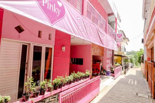 Pinky Guest House Batu - Housity
