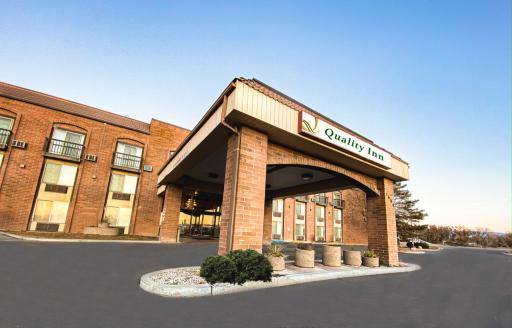 Quality Inn Vernal near Dinosaur National Monument - Housity