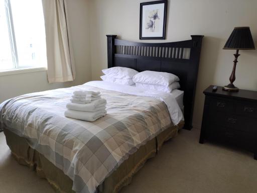 Bright 2BR U/G parking LRT&Transit 1Min Walk - Housity