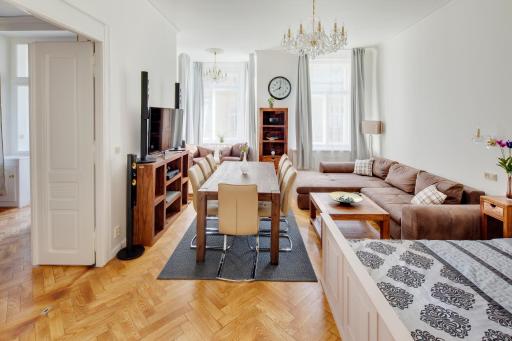 Old Town Square Apartments - Housity