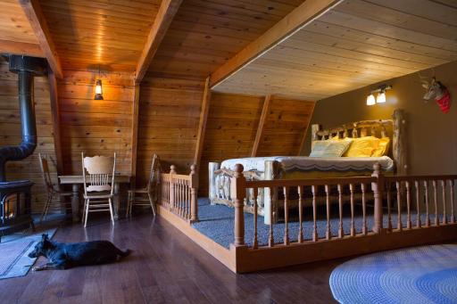 Hicksville Pines Chalets & Motel - Housity