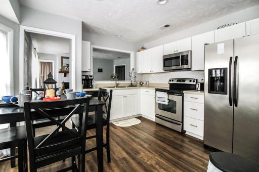 Cozy cottage feel, 5 mins from Ft. Bragg - Housity