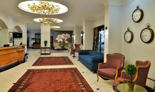 Cresta Jameson Hotel - Housity