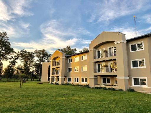 Howard Johnson Resort & Convention Center Ezeiza - Housity