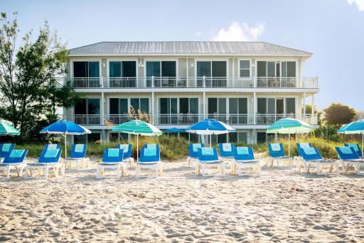 Mainsail Beach Inn on Holmes Beach - Housity