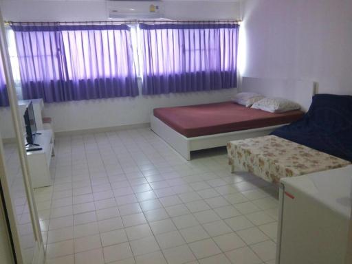 Impact Don Mueang Bangkok Guest House For 3 Pax - Housity