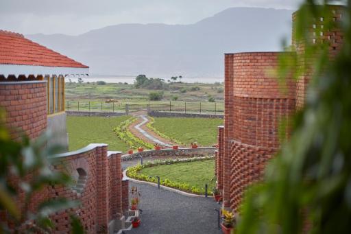 Saj By The Lake, Malshej Ghat - Housity