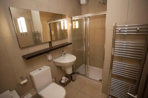 The Marine Hotel - Housity